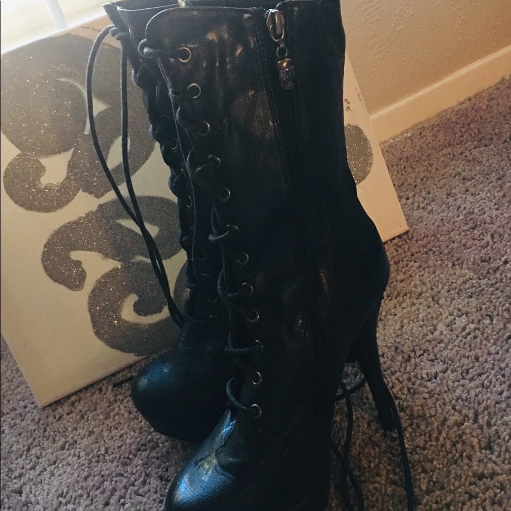 Heels - Picture 3 of 3
